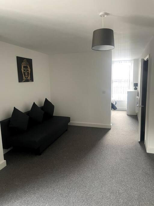 #6Bs 1 Bed Serviced Apartment 德比 外观 照片