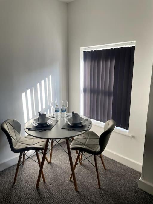 #6Bs 1 Bed Serviced Apartment 德比 外观 照片